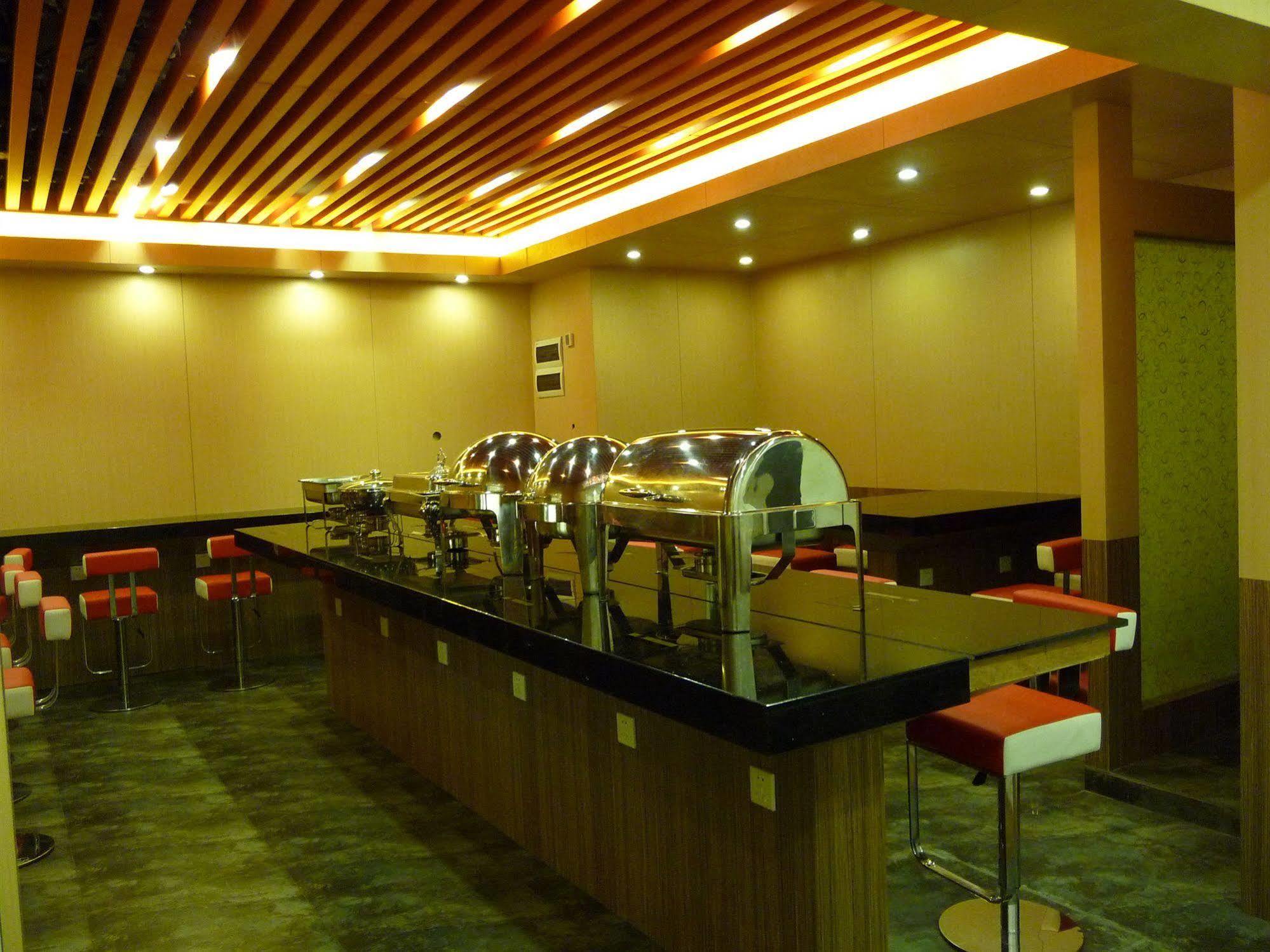 Super 8 Guangzhou Railyway Station Hotel ภายนอก รูปภาพ